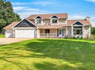 N3548 Sunset Ln, New London, WI 54961