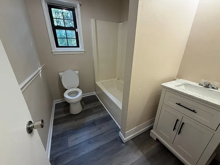 957 Raysor St — Photo 14