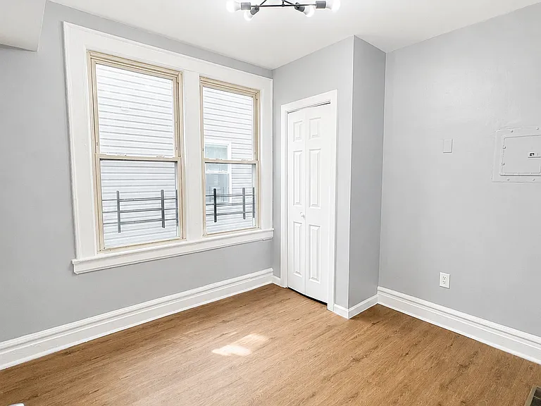 917 Grove St #1B — Photo 8