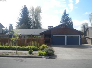 1250 Cedar Ridge Dr, Eugene, OR 97401