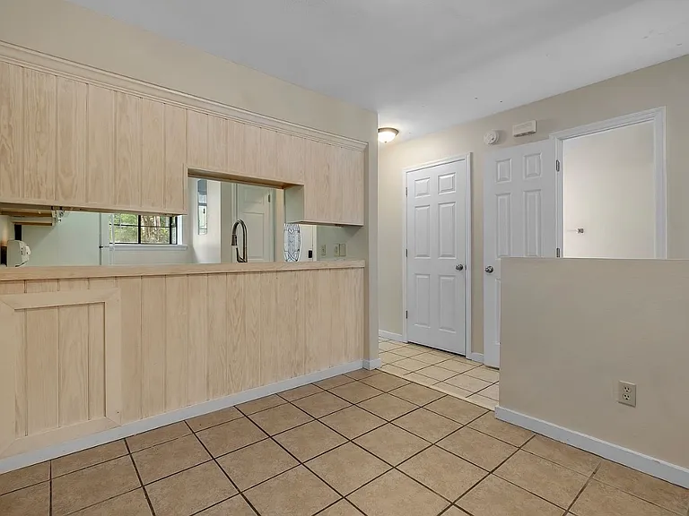 Wren Hollow Dr — Photo 12