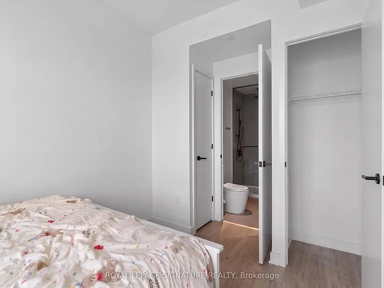 55 Charles St E #4303 — Photo 27