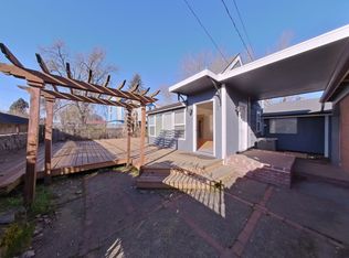 3687 Sisters View Ave, Eugene, OR 97401