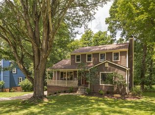 107 Oakdale Dr, Zelienople, PA 16063