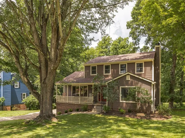 107 Oakdale Dr, Zelienople, PA 16063