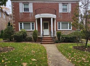 18881 Avon Rd, Hollis, NY 11423