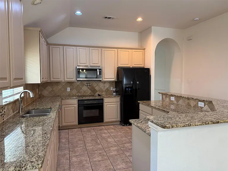 13401 Roadster Dr — Photo 3