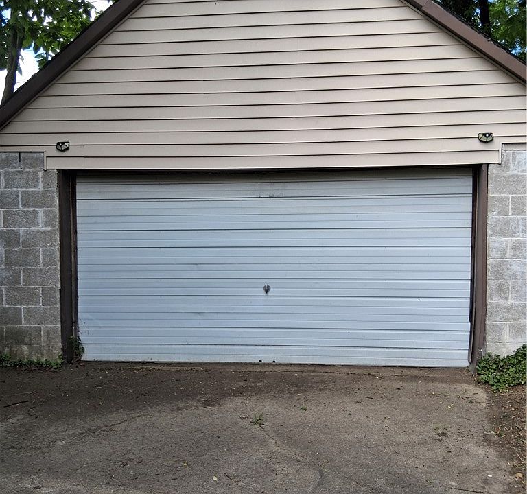 2nd image of 1319 Kumler Ave