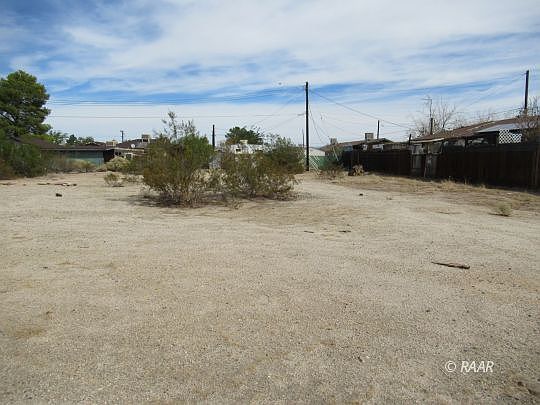 3rd image of Ward Ave #15-418-103
