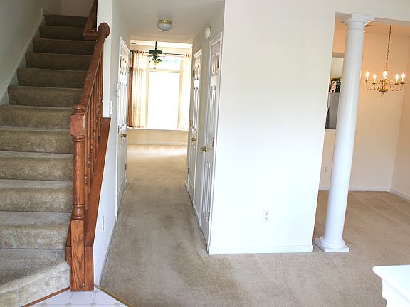 4th image of 2837 Queensland Dr