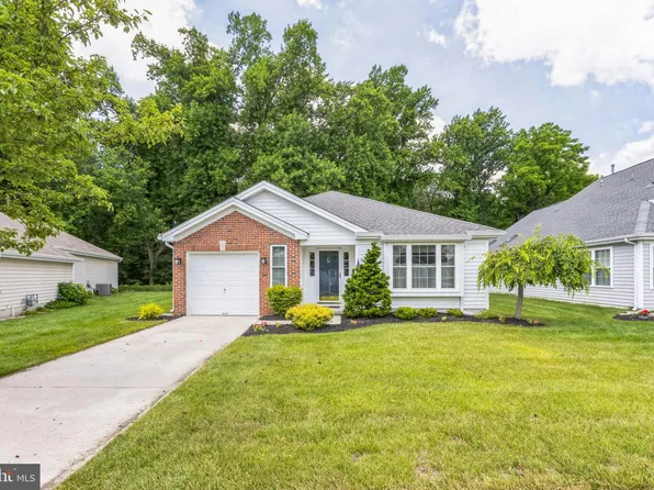 40 Nature Ln, Sewell, NJ 08080