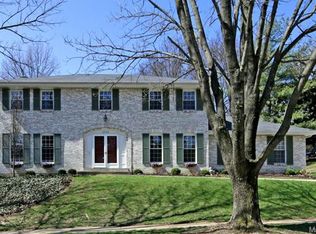 1715 Heathercroft Dr, Chesterfield, MO