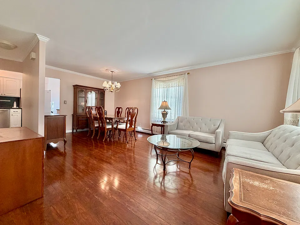 165 Narrows Rd N