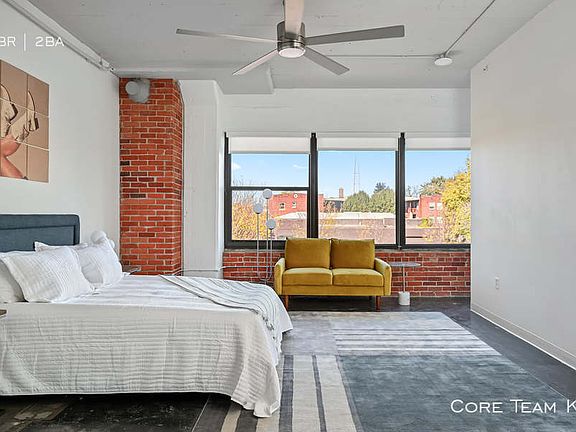 5th image of 3837 Main St #201