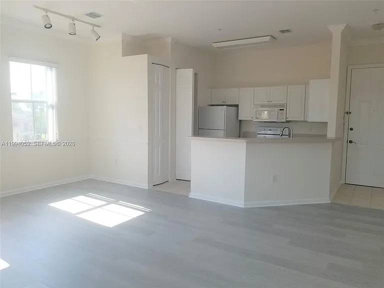 4506 SW 160th Ave #1138 — Photo 3