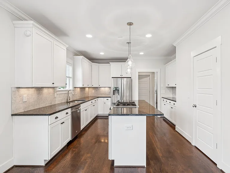 4704B Michigan Ave — Photo 14
