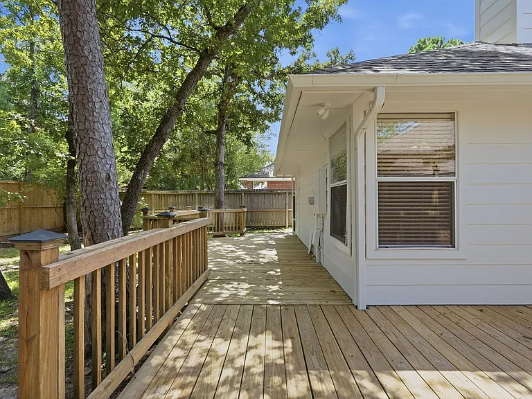 18 Mulberry Glen Pl — Photo 39