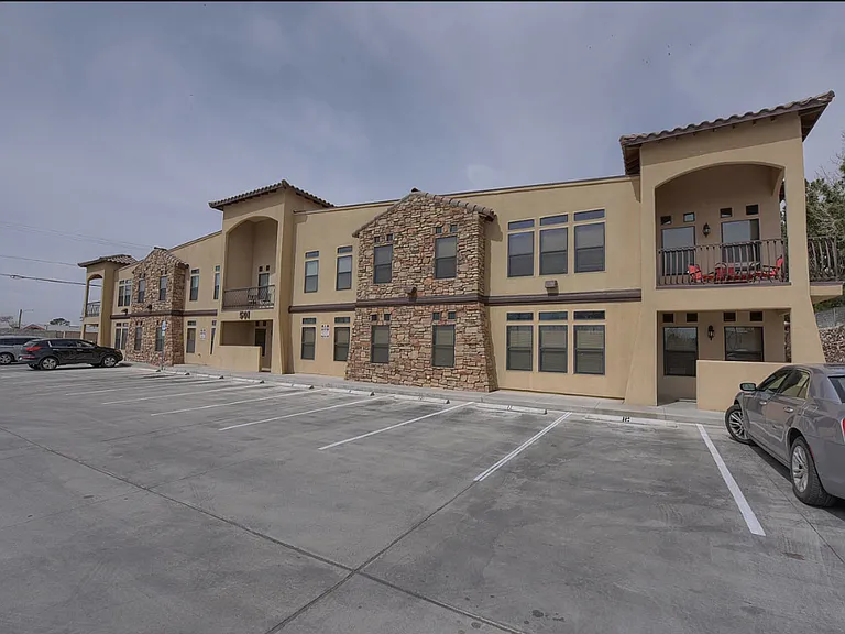 501 E Redd Rd #13 — Photo 2