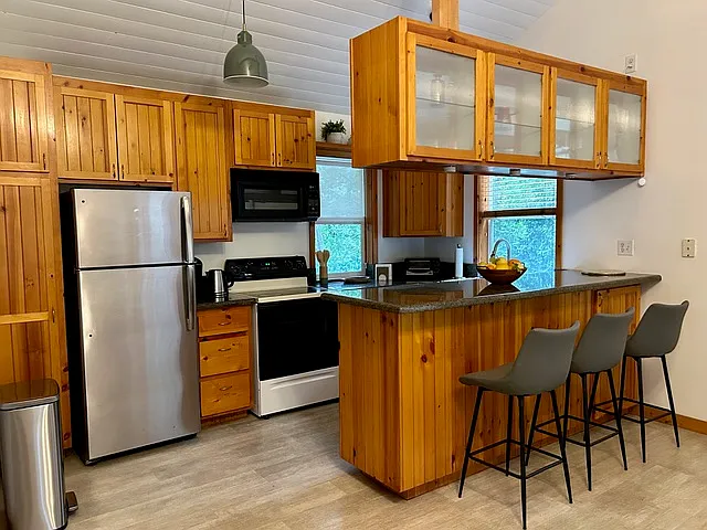 Studio, 450 sqft, $2,600 — Photo 4