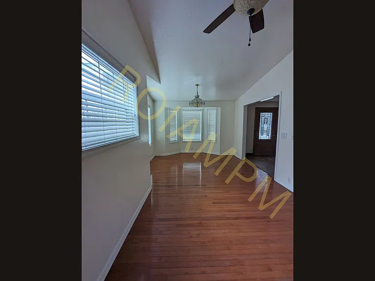 608 Pierce St — Photo 6