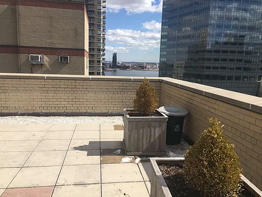 Rented by New York City Apartments | media 33