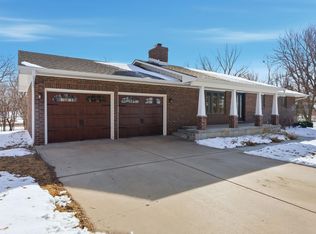 4 Park View Rd, Hesston, KS 67062