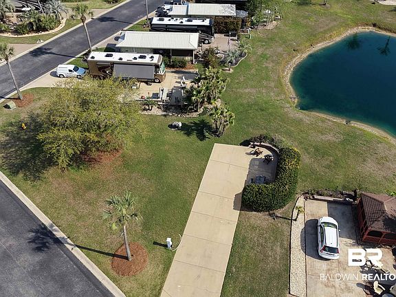 2nd image of 260 Magnifico Dr