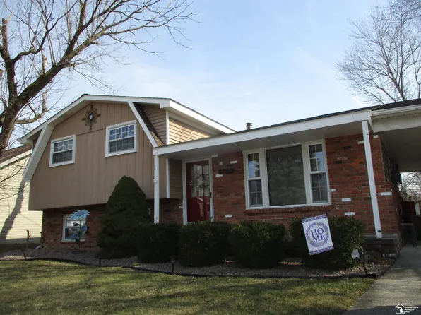 32715 Elm St, Rockwood, MI 48173
