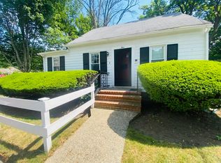 4 Gerry St, Marblehead, MA 01945