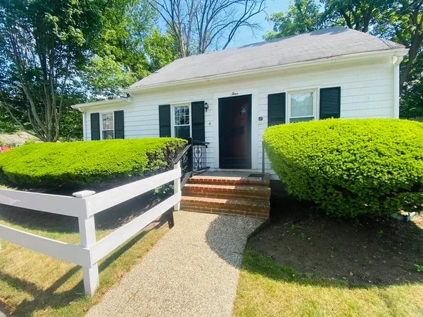 4 Gerry St, Marblehead, MA 01945