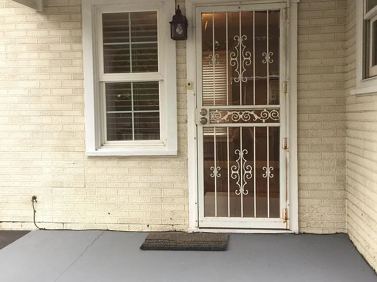 2987 S Acoma St — Photo 3