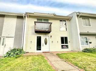 136 N Cottage Rd, Sterling, VA 20164