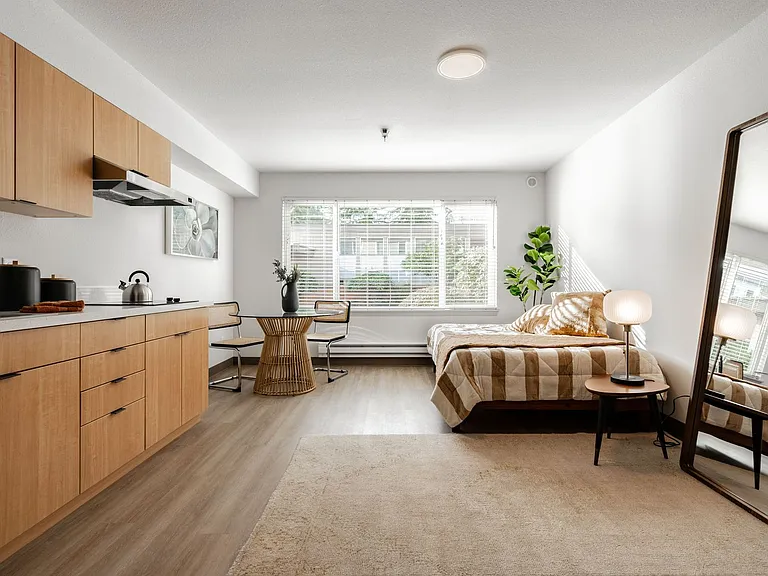 Crossroads Garden Apartments — Photo 3