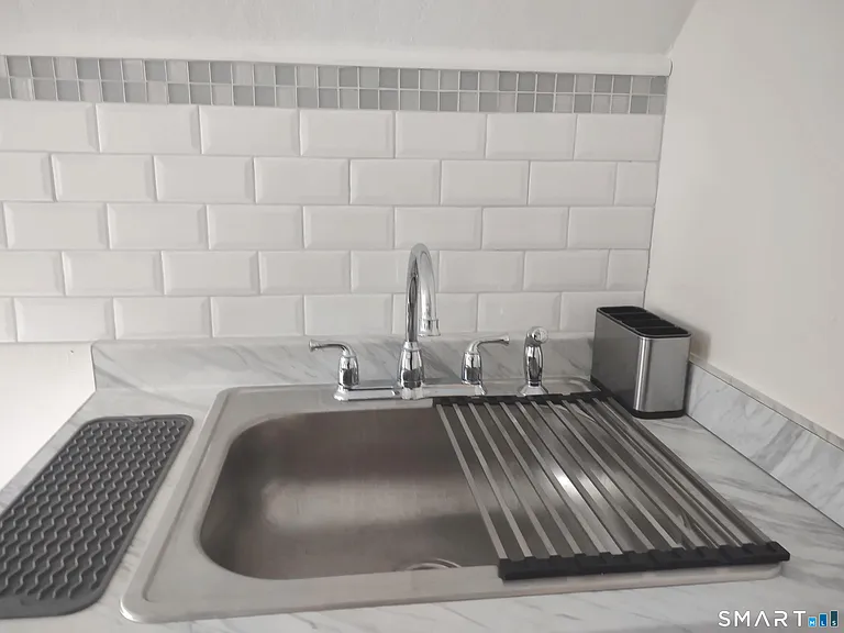 41 Hobart St #2 — Photo 10