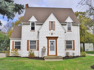 16301 Fernway Rd, Shaker Heights, OH 44120