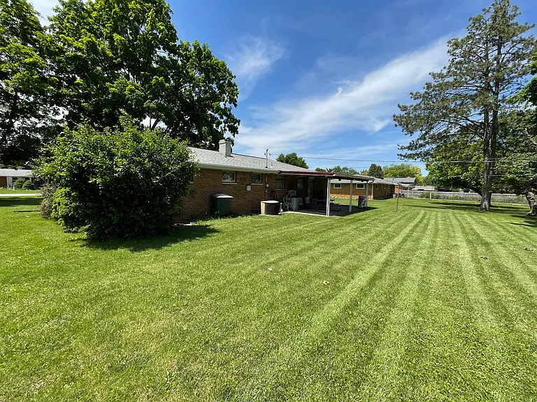 Axe Dr — Photo 2