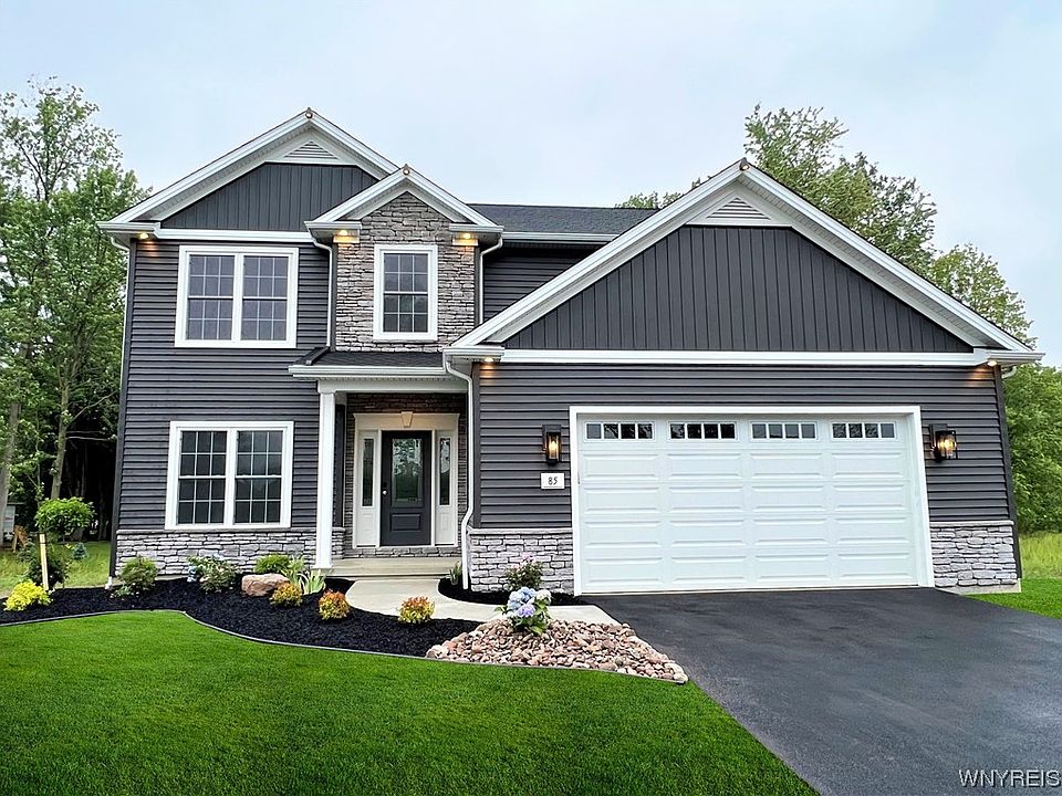 1st image of 85 Fair Woods Dr