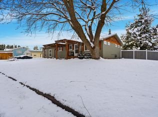 7009 N Robin Rd, Newman Lake, WA 99025