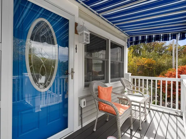 101 Rockaway Ave, Hull, MA 02045