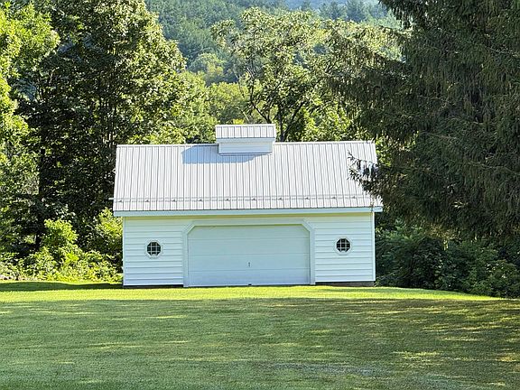 5th image of 2997 Cochran Road