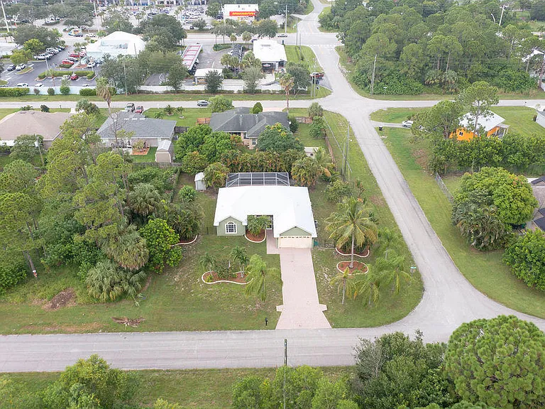 2741 SW Pierson Rd — Photo 45