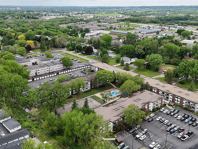 Olympik Village Apartments — Photo 24