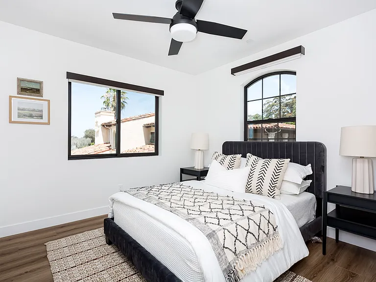 2610-2612 Juan St #2610-1 — Photo 12