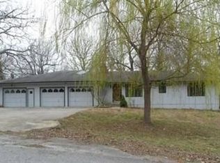 12287 Chinquapin St, Cassville, MO 65625