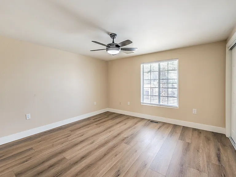 7477 Ullom Dr — Photo 13