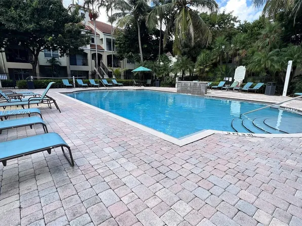 5860 W Sample Rd APT 207, Pompano Beach, FL 33067