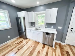 4 Hillside St FLOOR 2, Smithfield, RI 02917