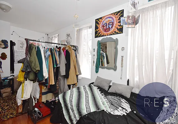 Rented by RES New York | media 22