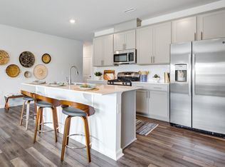 733 Hough Pond Ln, Fuquay Varina, NC 27526