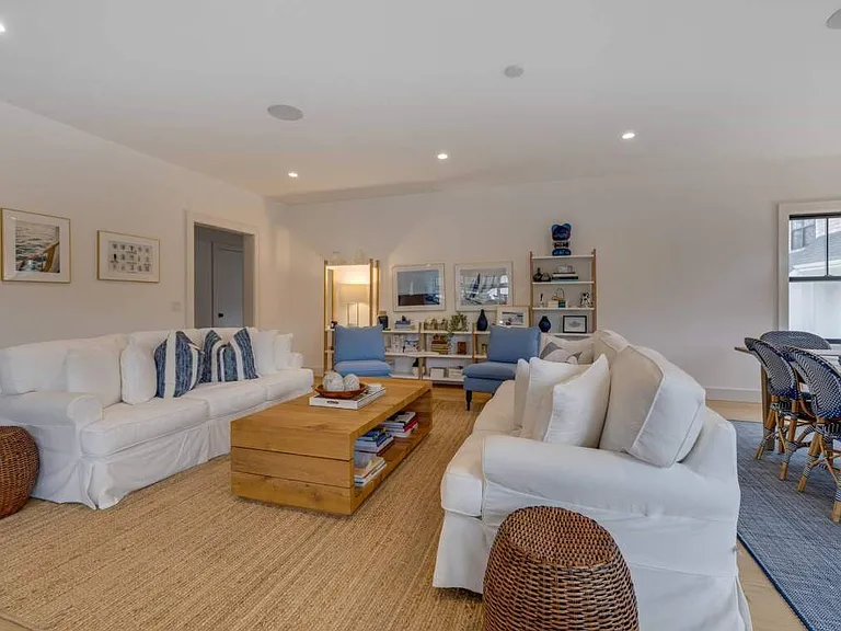 13 Brander Pkwy — Photo 3